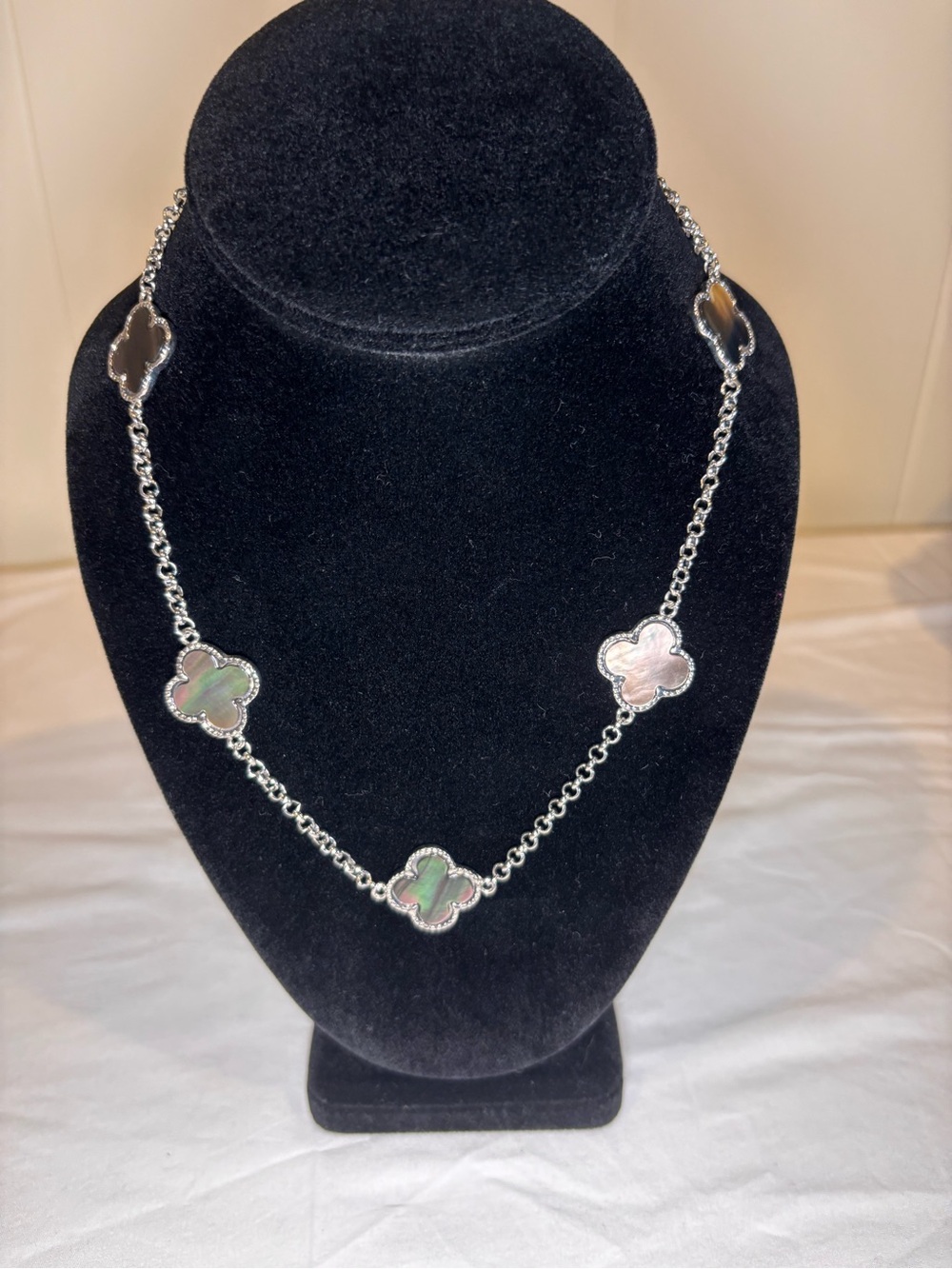 Silver Tone Clover Link Necklace with Iridescent Mother-of-Pearl Style Accents